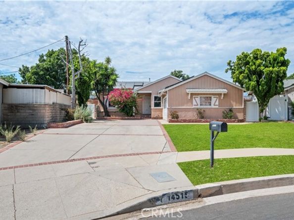 14515 Daubert, San Fernando CA 91345