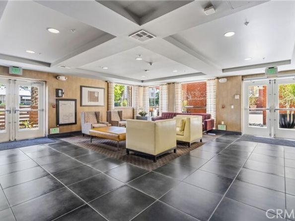 21301 Erwin Street 511, Woodland Hills (los Angeles) CA 91367