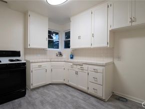 8421 Tampa Avenue, Northridge (los Angeles) CA 91324