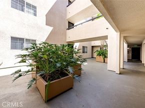 5550 Owensmouth Avenue 120, Woodland Hills (los Angeles) CA 91367