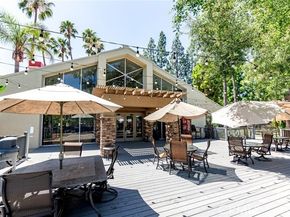 5550 Owensmouth Avenue 120, Woodland Hills (los Angeles) CA 91367