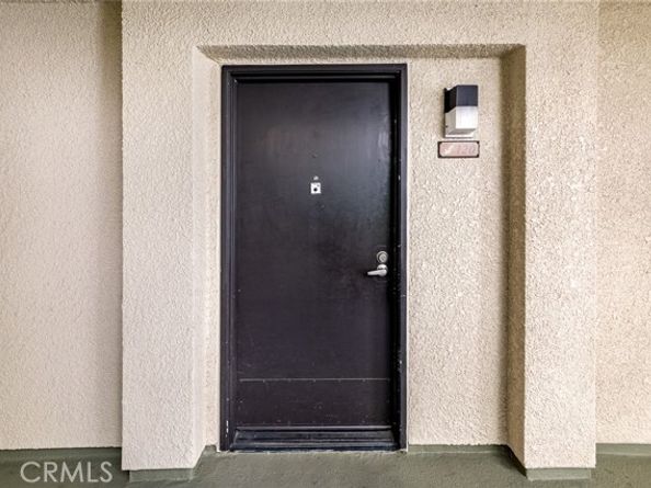 5550 Owensmouth Avenue 120, Woodland Hills (los Angeles) CA 91367