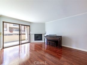 5550 Owensmouth Avenue 120, Woodland Hills (los Angeles) CA 91367