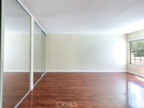 5550 Owensmouth Avenue 120, Woodland Hills (los Angeles) CA 91367