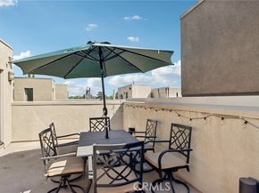 13225 Victory Boulevard, Los Angeles CA 91401