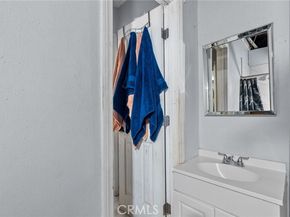 13761 Dronfield Avenue, Sylmar (los Angeles) CA 91342