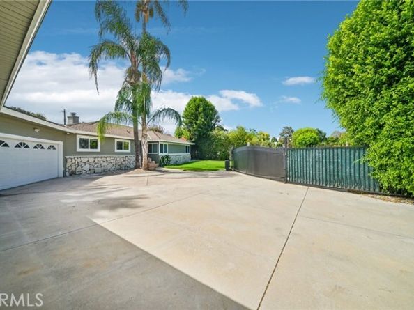9509 Jellico Avenue, Northridge (los Angeles) CA 91325