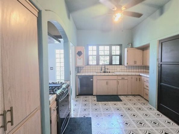 15401 Saticoy Street, Van Nuys (los Angeles) CA 91406