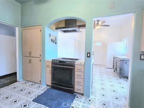 15401 Saticoy Street, Van Nuys (los Angeles) CA 91406