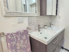 15401 Saticoy Street, Van Nuys (los Angeles) CA 91406