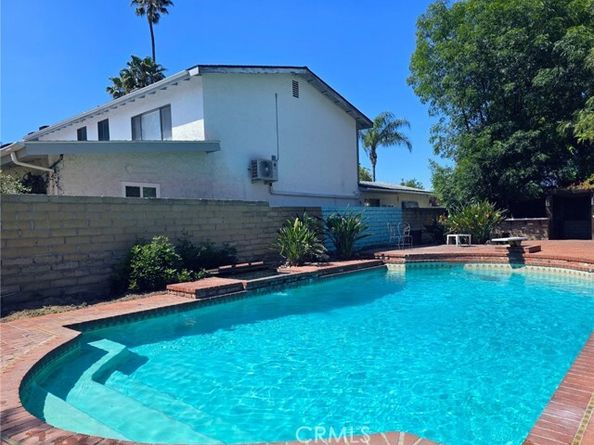 15401 Saticoy Street, Van Nuys (los Angeles) CA 91406