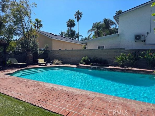 15401 Saticoy Street, Van Nuys (los Angeles) CA 91406