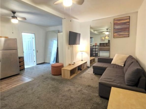 15401 Saticoy Street, Van Nuys (los Angeles) CA 91406