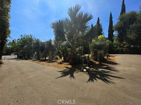 15401 Saticoy Street, Van Nuys (los Angeles) CA 91406