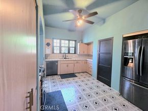 15401 Saticoy Street, Van Nuys (los Angeles) CA 91406