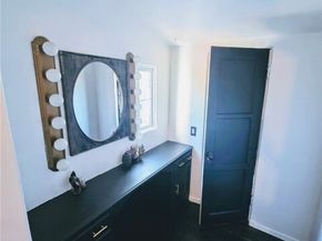 15401 Saticoy Street, Van Nuys (los Angeles) CA 91406