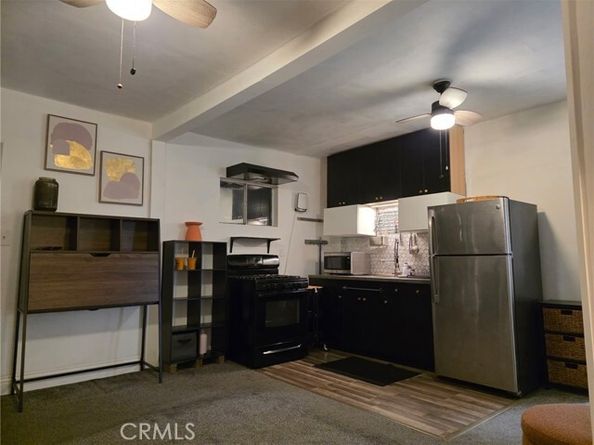 15401 Saticoy Street, Van Nuys (los Angeles) CA 91406