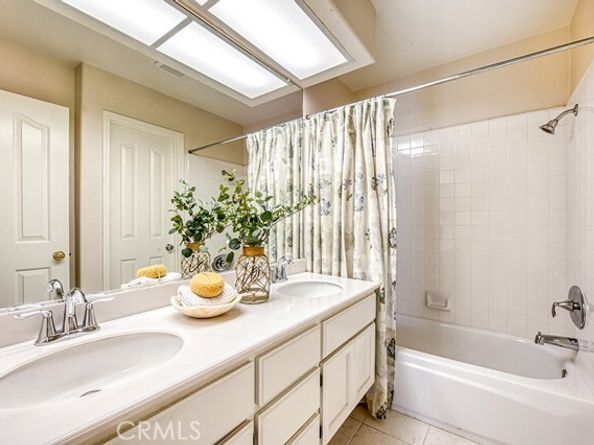 9 Hedgeland, Laguna Hills CA 92679
