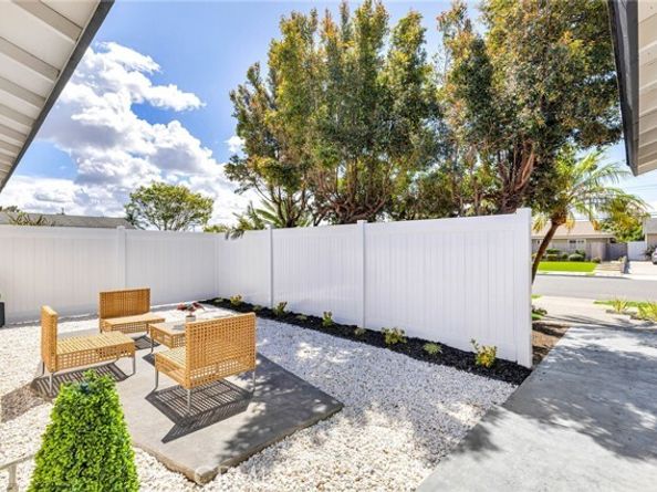 8141 Valencia, Huntington Beach CA 92647