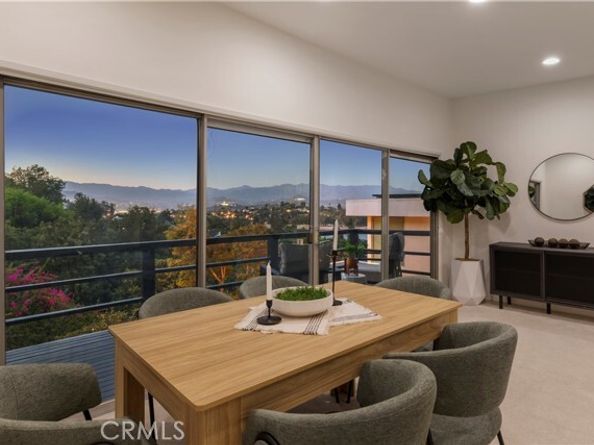 2054 Kenilworth, Los Angeles CA 90039