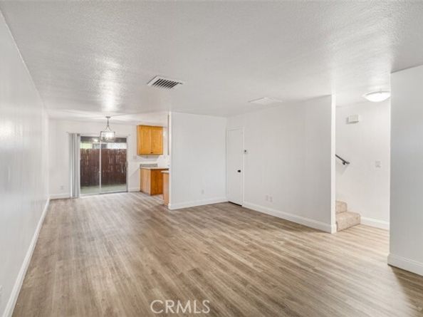 17041 Roscoe Blvd. #4, Northridge (los Angeles) CA 91325