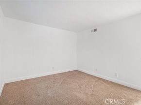 17041 Roscoe Blvd. #4, Northridge (los Angeles) CA 91325