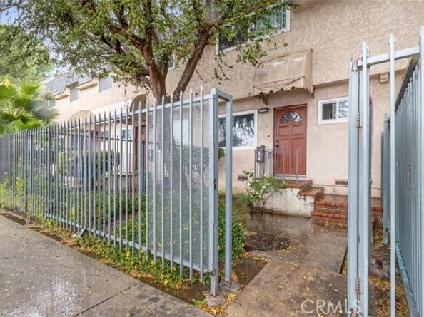 17041 Roscoe Blvd. #4, Northridge (los Angeles) CA 91325