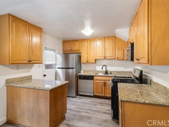 17041 Roscoe Blvd. #4, Northridge (los Angeles) CA 91325