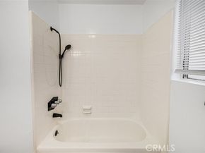 17041 Roscoe Blvd. #4, Northridge (los Angeles) CA 91325