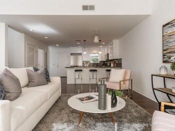 5050 Cahuenga Boulevard