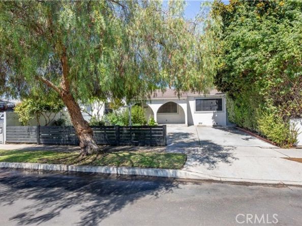 5835 Denny Avenue, North Hollywood (los Angeles) CA 91601