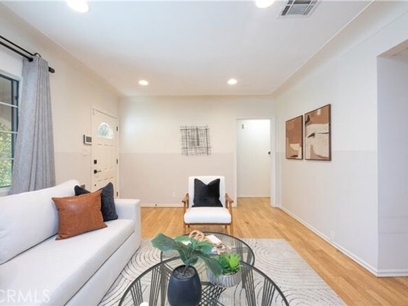 5835 Denny Avenue, North Hollywood (los Angeles) CA 91601