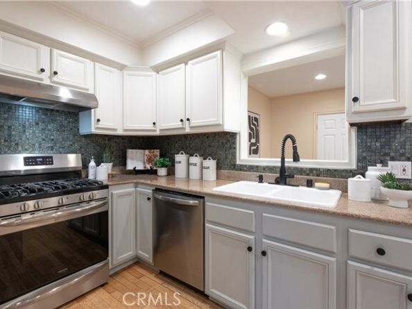 5835 Denny Avenue, North Hollywood (los Angeles) CA 91601