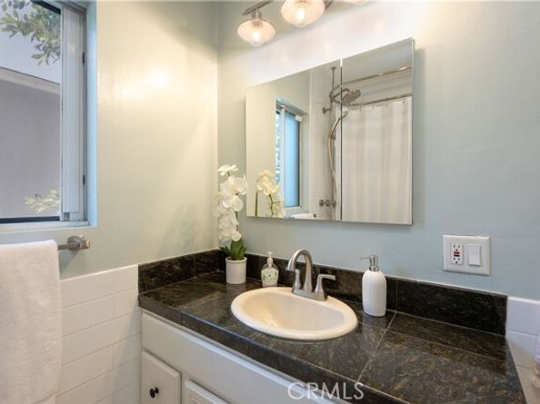 5835 Denny Avenue, North Hollywood (los Angeles) CA 91601