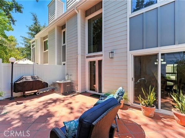 18221 Andrea Circle 5, Northridge (los Angeles) CA 91325