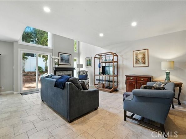 18221 Andrea Circle 5, Northridge (los Angeles) CA 91325