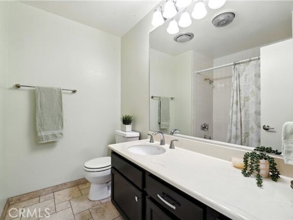 18221 Andrea Circle 5, Northridge (los Angeles) CA 91325
