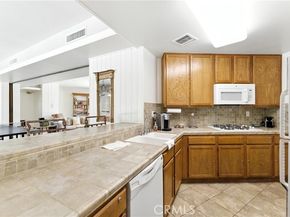 18221 Andrea Circle 5, Northridge (los Angeles) CA 91325