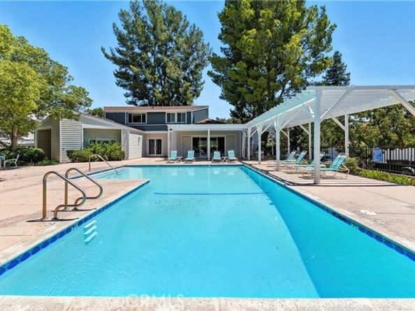 18221 Andrea Circle 5, Northridge (los Angeles) CA 91325