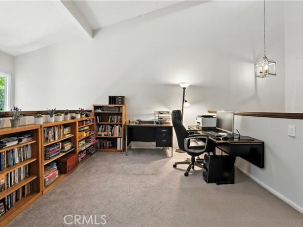 18221 Andrea Circle 5, Northridge (los Angeles) CA 91325