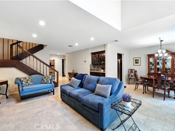 18221 Andrea Circle 5, Northridge (los Angeles) CA 91325