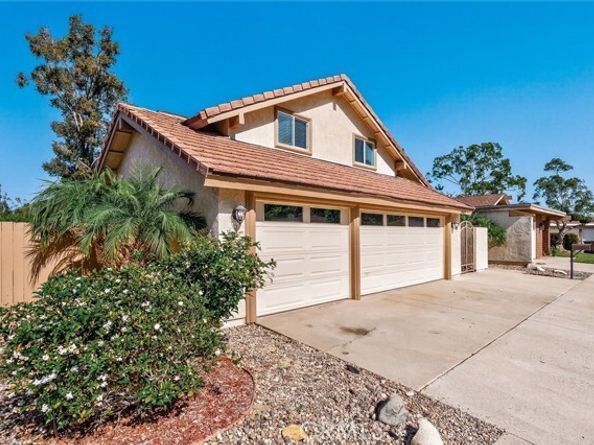 6633 E Paseo Del Norte, Anaheim CA 92807