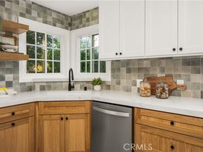 7001 Lasaine Avenue, Van Nuys (los Angeles) CA 91406