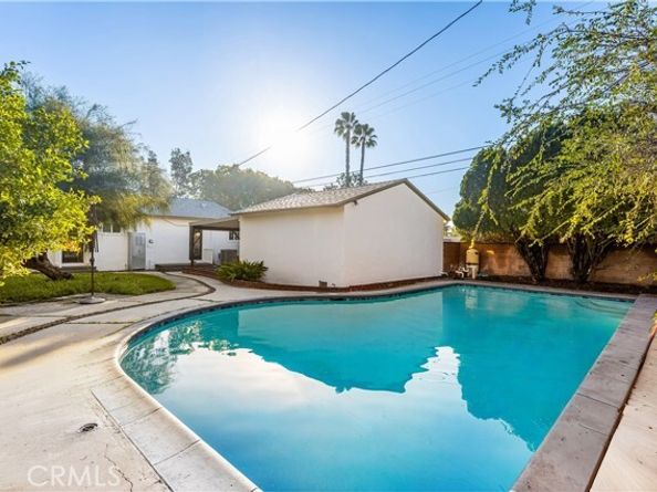 7001 Lasaine Avenue, Van Nuys (los Angeles) CA 91406