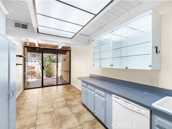 10126 Reseda Boulevard 121, Northridge (los Angeles) CA 91324
