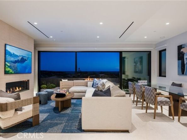 218 E Oceanfront, Newport Beach CA 92661
