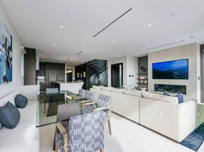 218 E Oceanfront, Newport Beach CA 92661