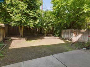 8672-8674 Beverly Ln, Dublin CA 94568