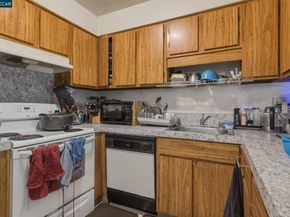 8672-8674 Beverly Ln, Dublin CA 94568