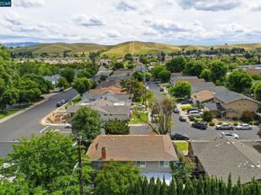 8672-8674 Beverly Ln, Dublin CA 94568